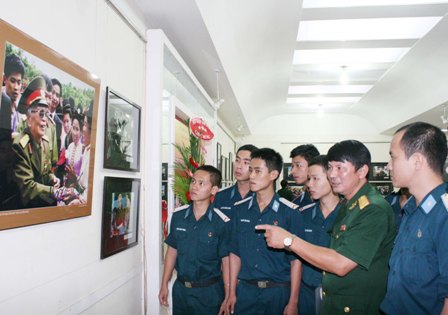 Khai mạc triển lãm về Đại tướng Võ Nguyên Giáp ảnh 1